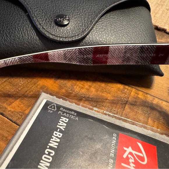 Ray-Ban RayBan RB2190 Black Frame Gray Gradient Lenses Sunglasses - Picture 5 of 5